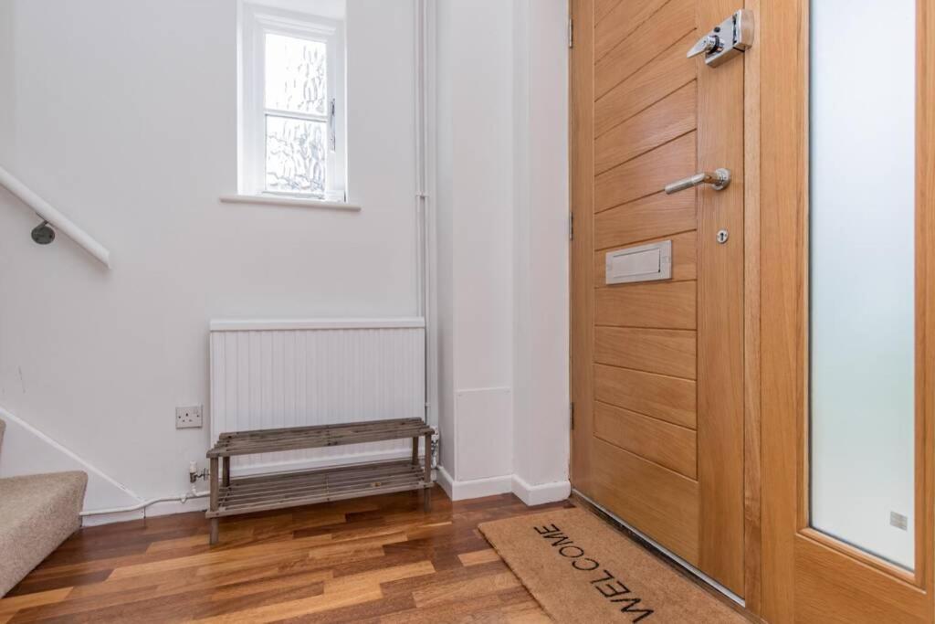 Stylish Townhouse In The Heart Of Summertown Оксфорд Экстерьер фото